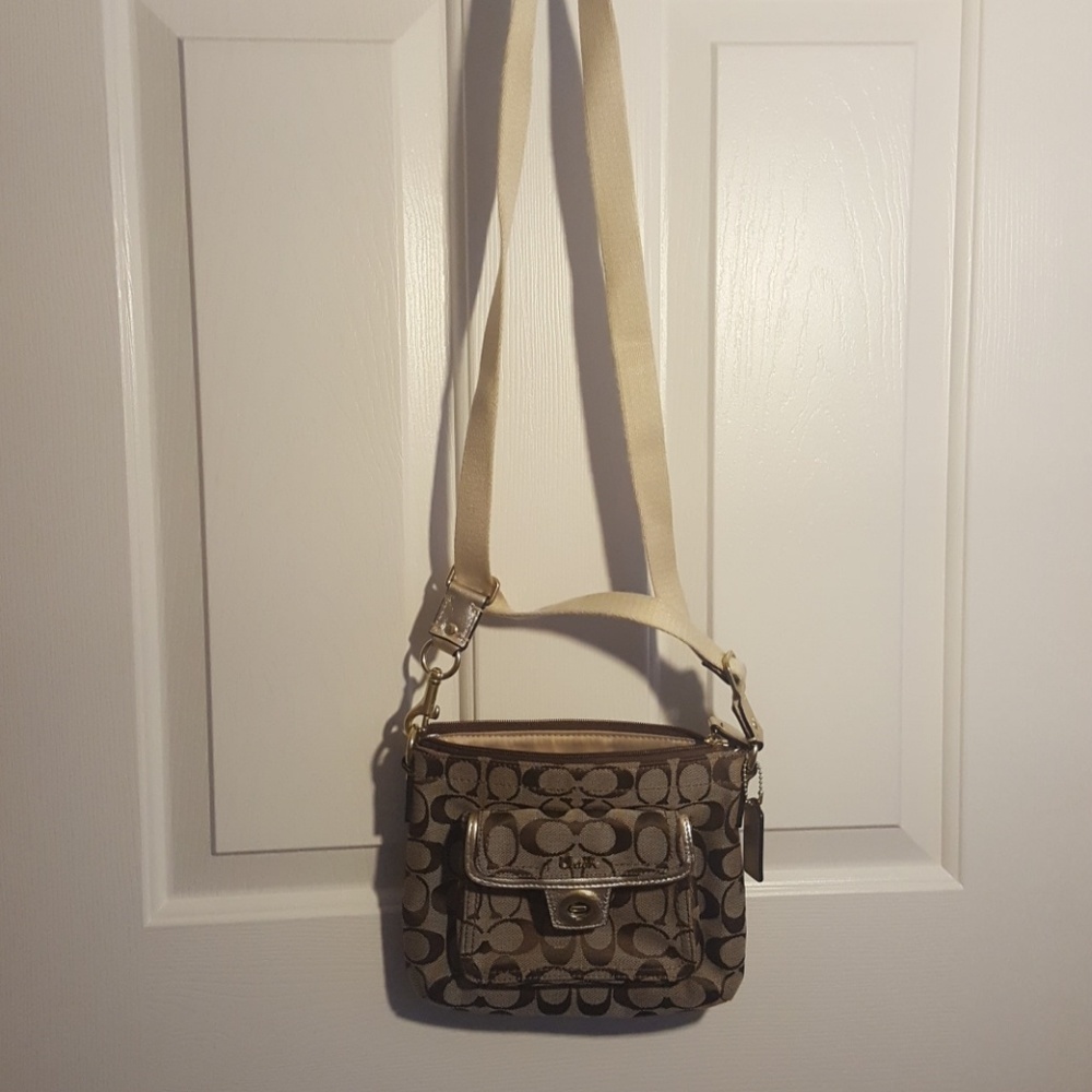 Coach Cross Body - Picture 2 of 4
